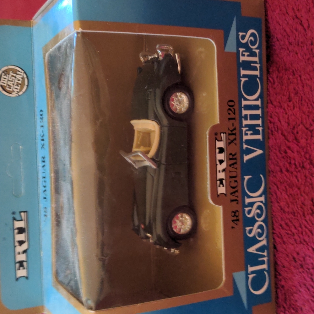 NWT Ertl Die-Cast 1/43 scale '48 Jaguar XK-120 Classic Vehicles In Box